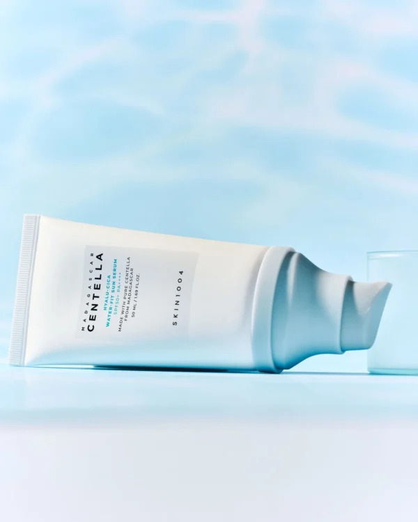 SKIN1004 Madagascar Centella Hyalu-Cica Water-Fit Sun Serum SPF50+ PA++++ - Image 2